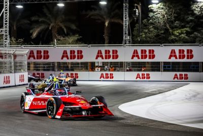 22 ROWLAND Oliver (gbr), Nissan Formula E Team, Nissan e-4ORCE 04, action during the 2024 Diriyah E-Prix, 2nd meeting of the 2023-24 ABB FIA Formula E World Championship, on the Riyadh Street Circuit from January 25 to 27, in Diriyah, Saudi Arabia - Photo GrÃ©gory Lenormand / DPPI