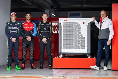 BUEMI Sébastien (swi), Envision Racing, Spark-Jaguar, Jaguar I - Time 6, portrait DI GRASSI Lucas (bra), Mahindra Racing, Spark-Mahindra, Mahindra M9-Electro, portrait VANDOORNE Stoffel (bel), DS Penske Formula E Team, Spark-DS, DS E-Tense FE23, portrait and MUEHLON Frank, Head of ABB's Global E-Mobility Infrastructure Solutions, portrait during the ABB FIA Formula E Valencia Testing 2022 on the Circuit Ricardo Tormo from December 13 to 16, 2022 in Cheste, Spain - Photo Germain Hazard / DPPI